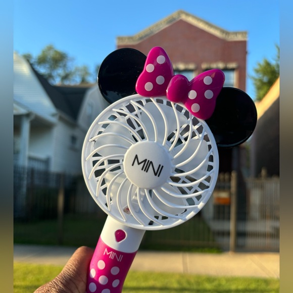 Minnie Hand Held Mini Fan Lights Up Fans 3 Speeds USB Rechargeable With Charger - Picture 2 of 13